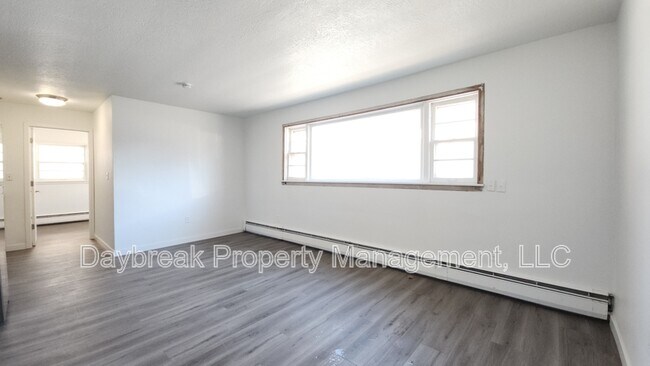 Photo - 1211-11 1/2 11 1/2 St N