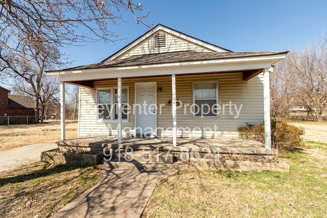 Photo - 3 BED/ 1 BATH IN UP AND COMING NEIGHBORHOOD
