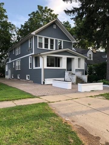 Building Photo - 305 W Palatine Rd Unit 2