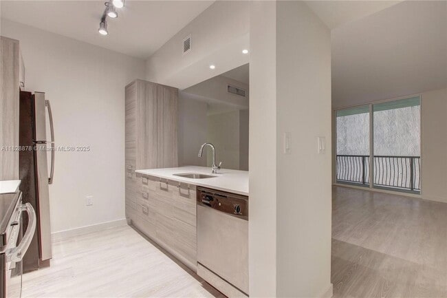 Photo - 1756 N Bayshore Dr