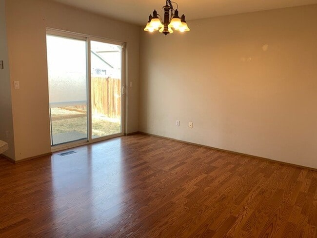 Photo - AVAILABLE NOW! Beautiful 3 bed/ 2 bath Single Family Home