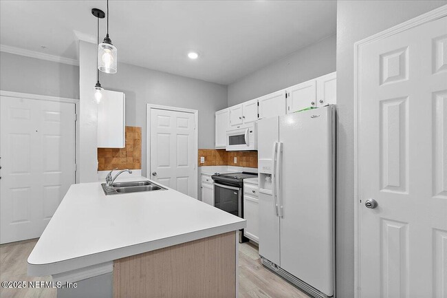 Photo - 160 Veracruz Dr Unit 422