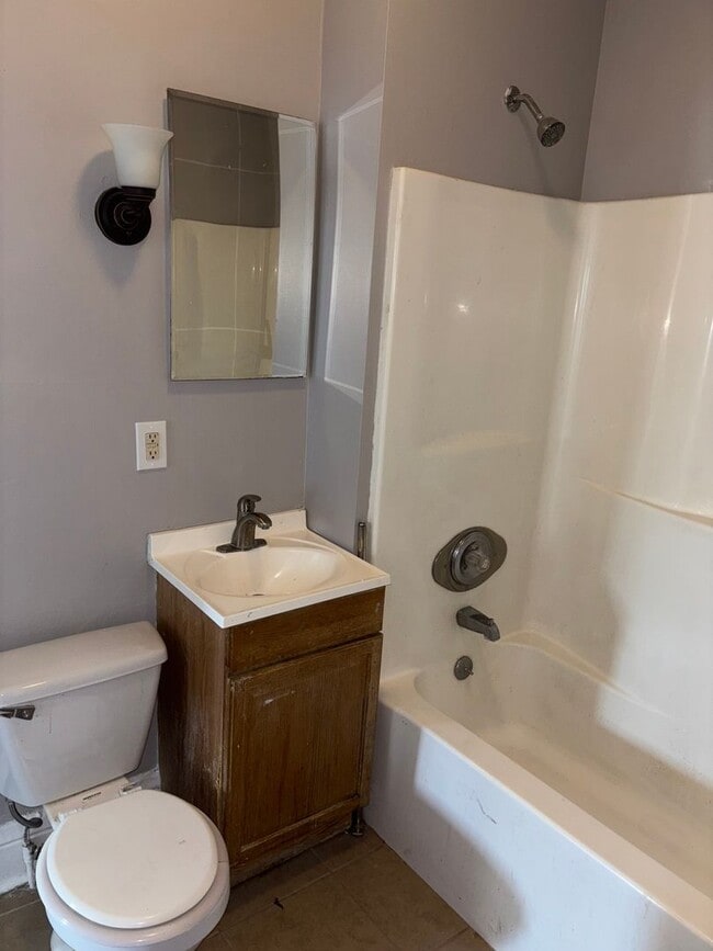 Photo - 3 Bedroom House Available Now!!