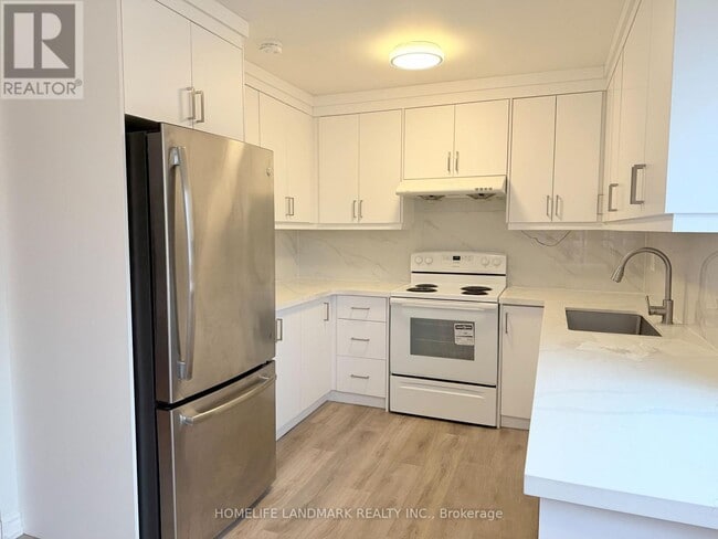 Photo - 256 Sprucewood Ct