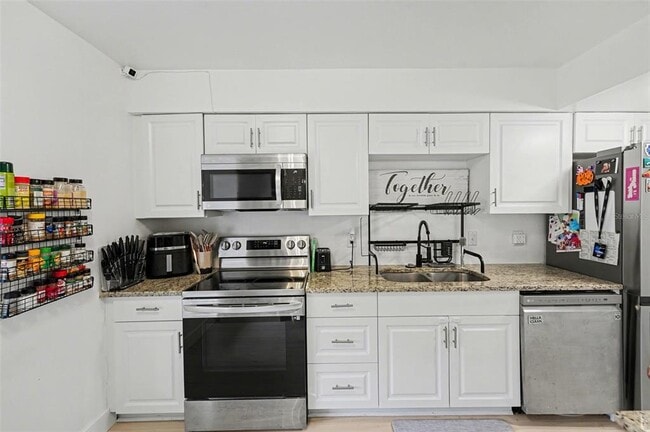 Photo - 1819 Clearbrooke Dr