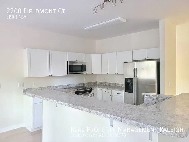 Room in House on Fieldmont Ct
