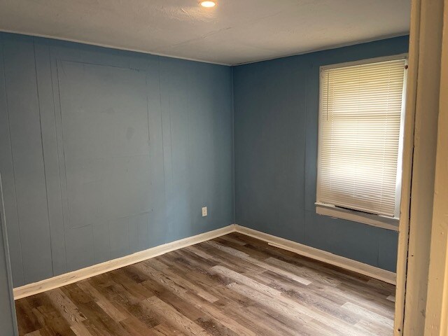 Photo - 250 Vernis Ave