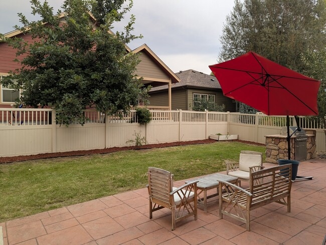 Photo - 1326 Bluemoon Dr