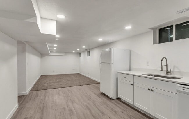 Photo - 2664 Brinker Ave