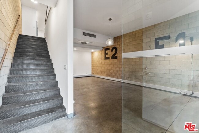 Photo - 6615 Melrose Ave Unit 3