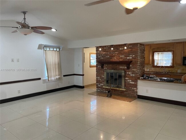 Photo - 258 SW 1st Ct