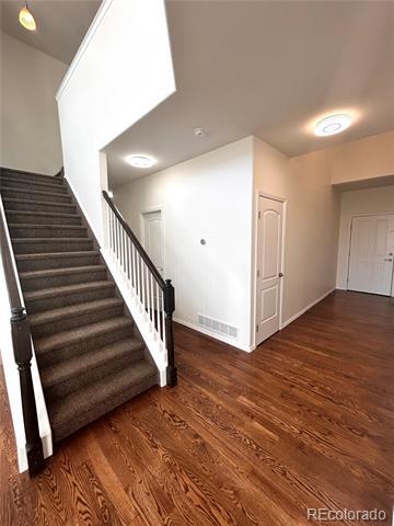 Photo - 961 Spectrum Lp