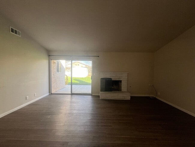 Photo - 3 Bed 2 Bath House located in the Heart of Tehachapi! Available 3/1/2026!