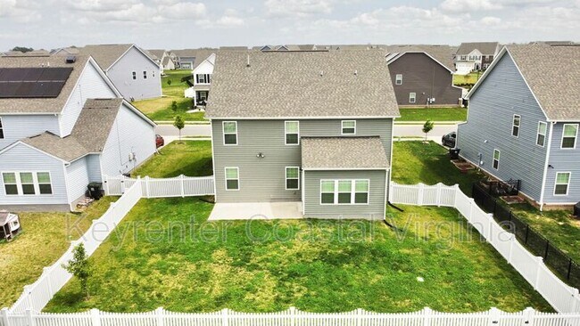 Photo - 176 Boxwood Ln