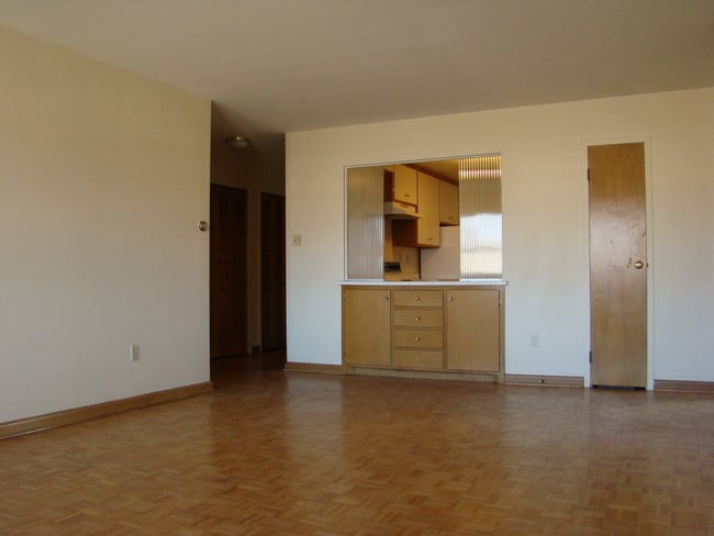 Photo - Villager Apartments