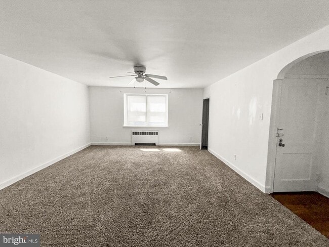 Photo - 5971 Woodcrest Ave