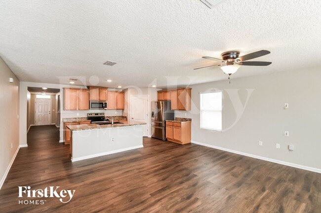 3535 Shiner Dr