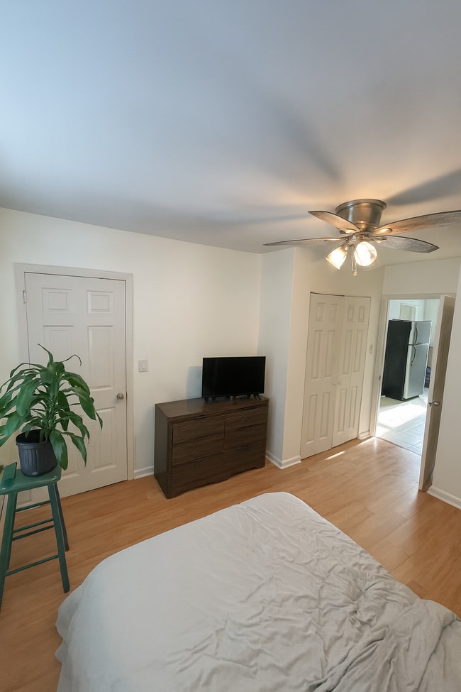 Primary Bedroom - 85 Laidlaw Ave Unit 2