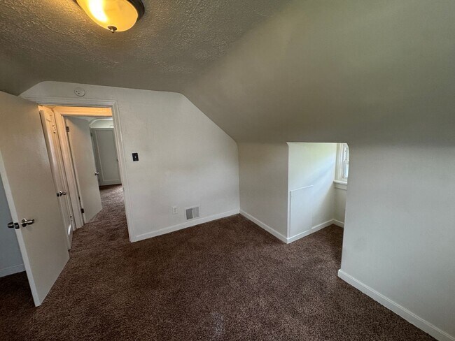 Photo - Available NOW! 4 Bed1Full Bath House