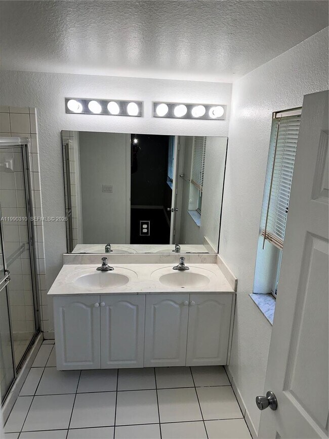 Photo - 6053 SW 19th Pl