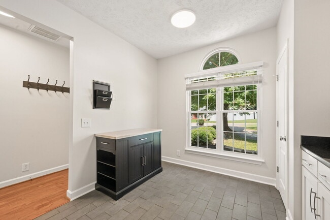 Photo - 2741 Rosedale Pl