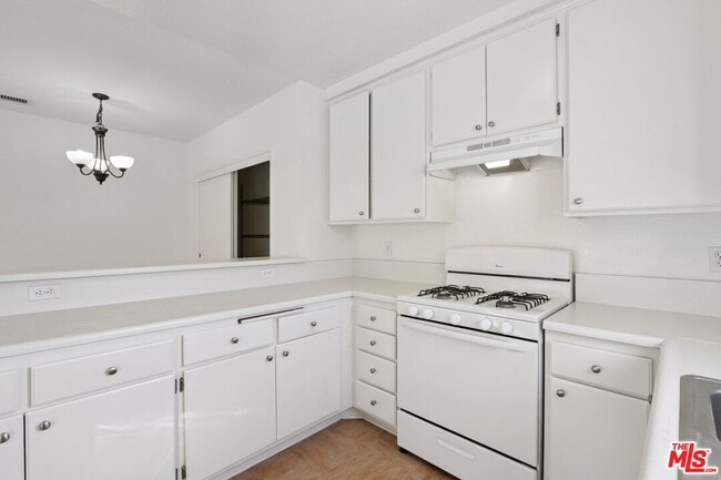 Photo - 5429 Troost Ave Unit 4