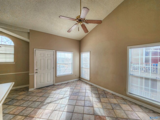 Photo - 165 Waters Edge Ln Unidad 165