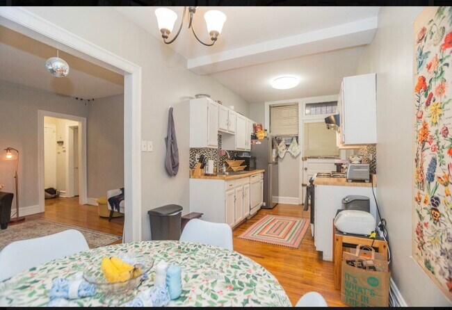 5457 S Ingleside Ave Unidad 1E