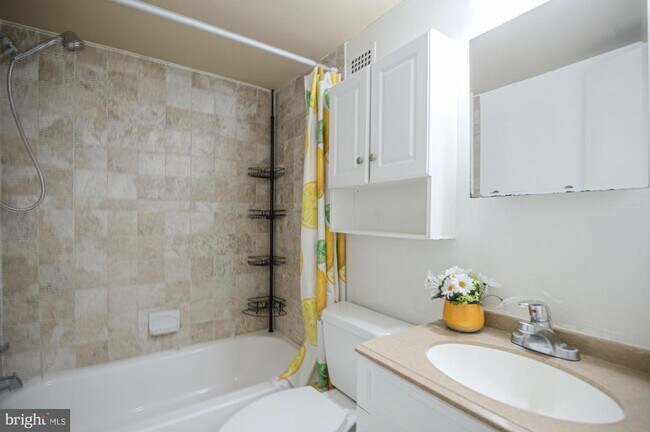 Photo - 4410 Briarwood Ct N Unit 33