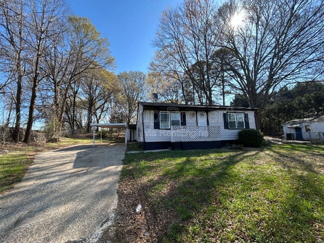 Photo - 402 S Yates St