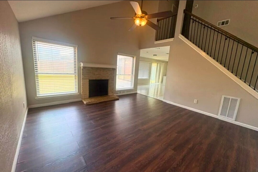 Photo - 2519 Silver Cypress Dr