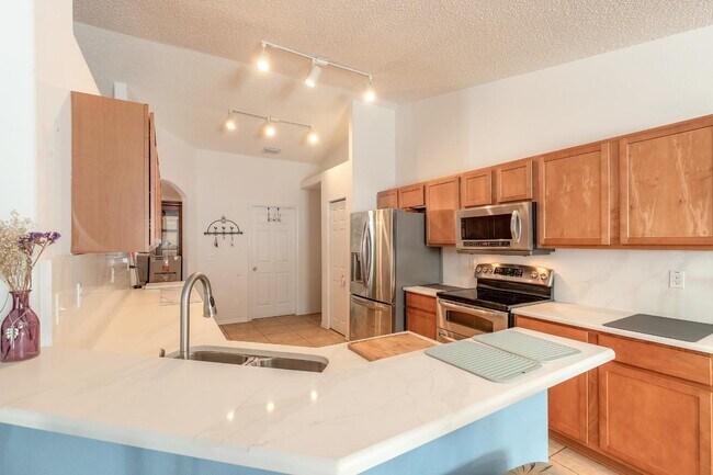 Photo - 46 Pickering Dr