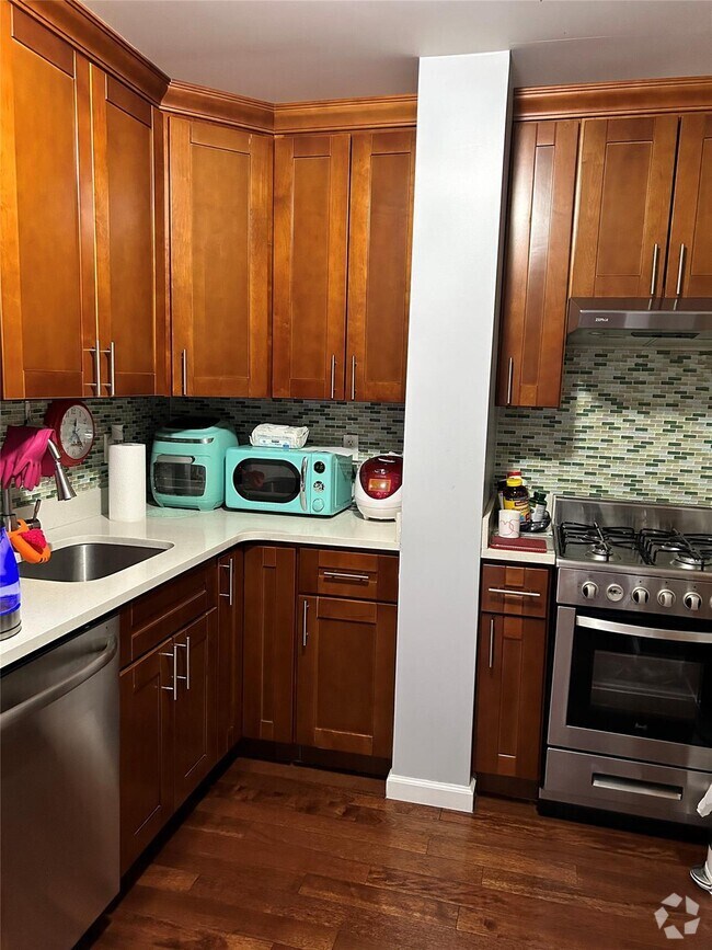 Building Photo - 149-06 Northern Blvd Unit 406 Rental