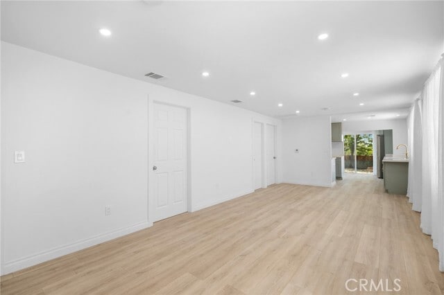 Photo - 10607 Whitegate Ave