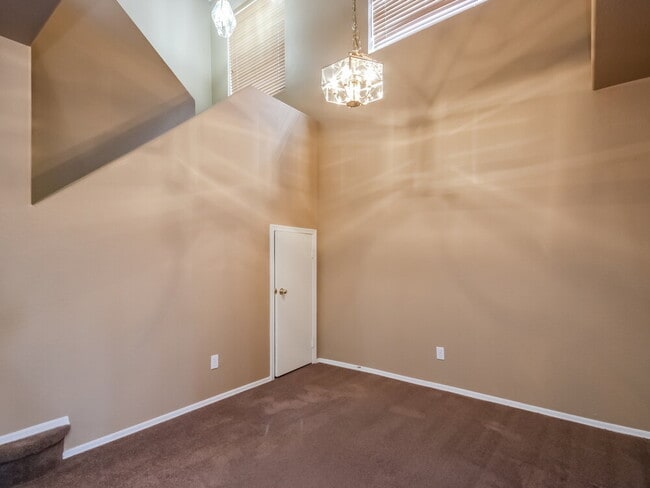 Photo - 250 W Juniper Ave