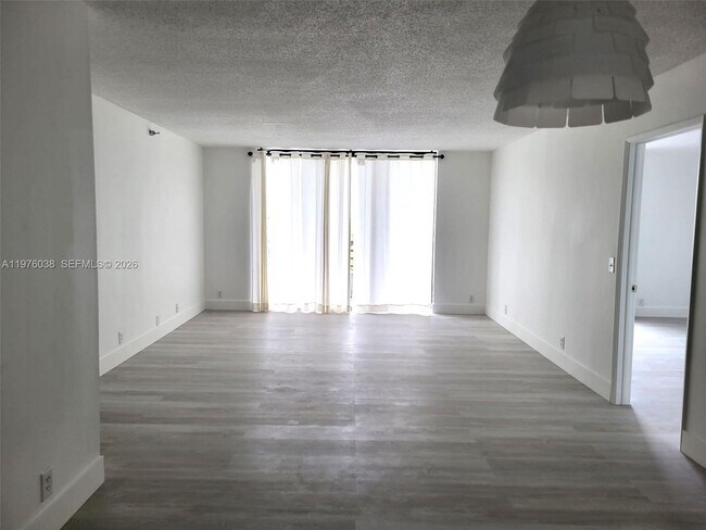 Photo - 3300 NE 191st St Unit 814