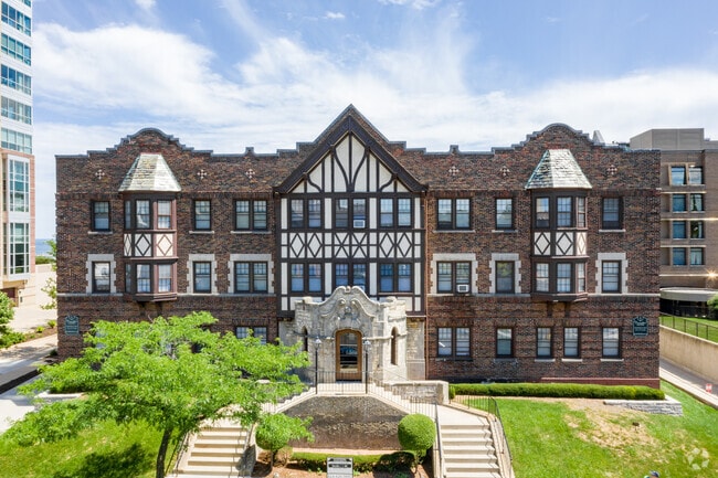 Devonshire - Devonshire Apartments