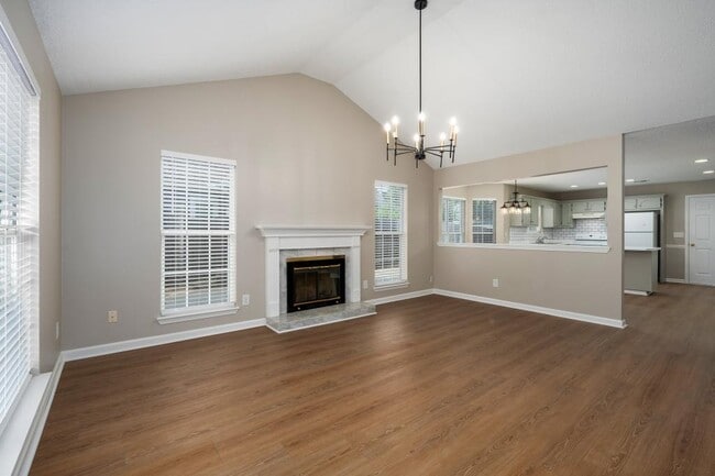 Photo - 132 King James Ct