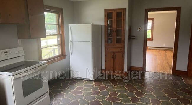 Photo - 1935 Raleigh Rd