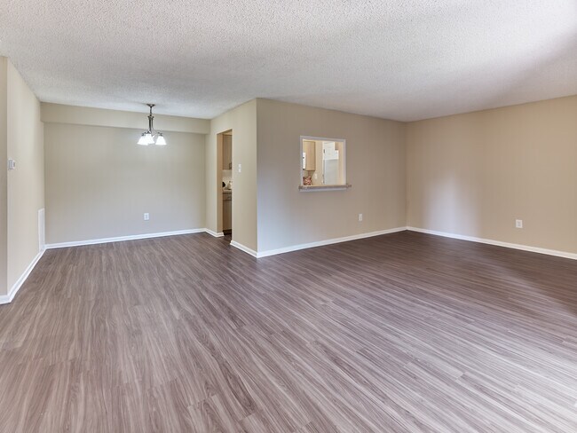 Living Room & Dining Area - 2 Bed 2 Bath