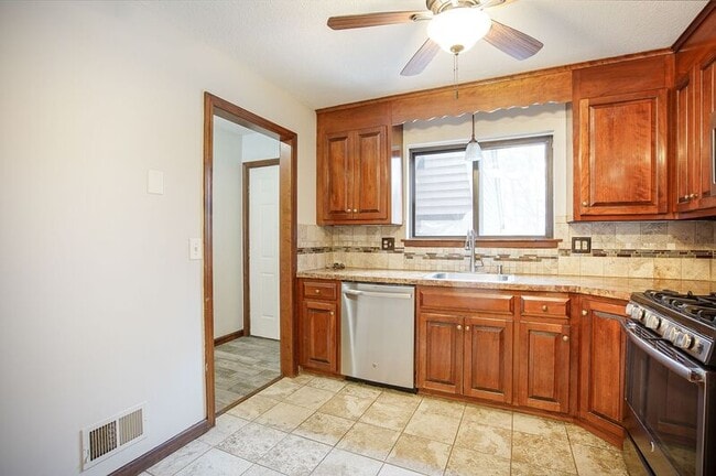 Photo - 155 Wynwood Dr