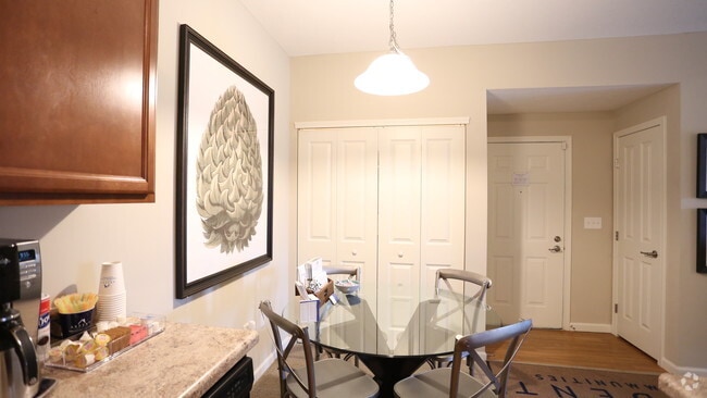 Dining Area - Braxton on Bethel