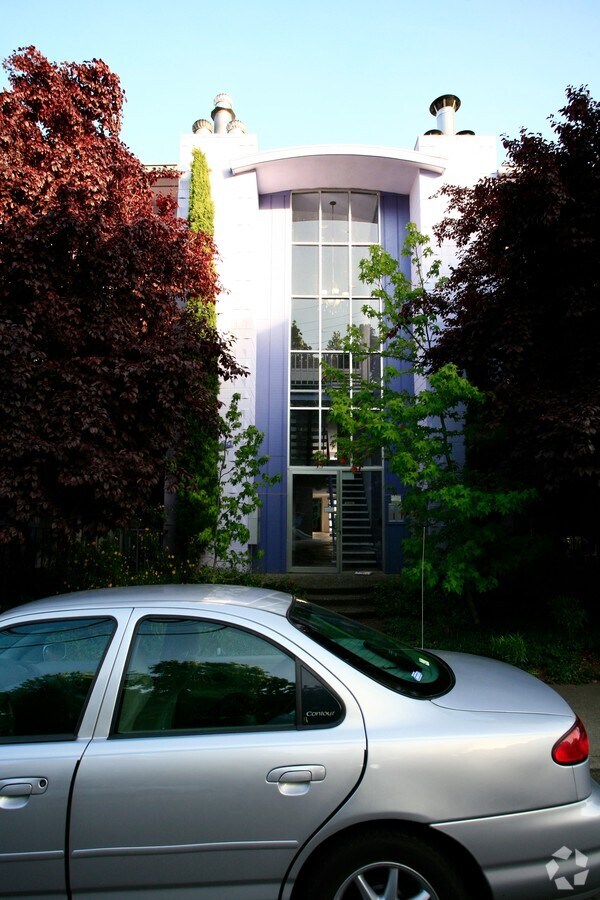 Photo - 2321 Carlmont Dr