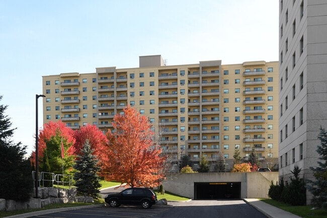 Photo - 405 Sugarcreek Trail