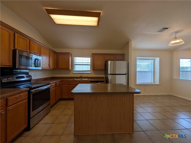 Photo - 268 Goliad Dr