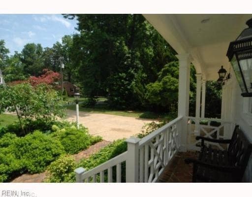 Photo - 925 Windsor Rd