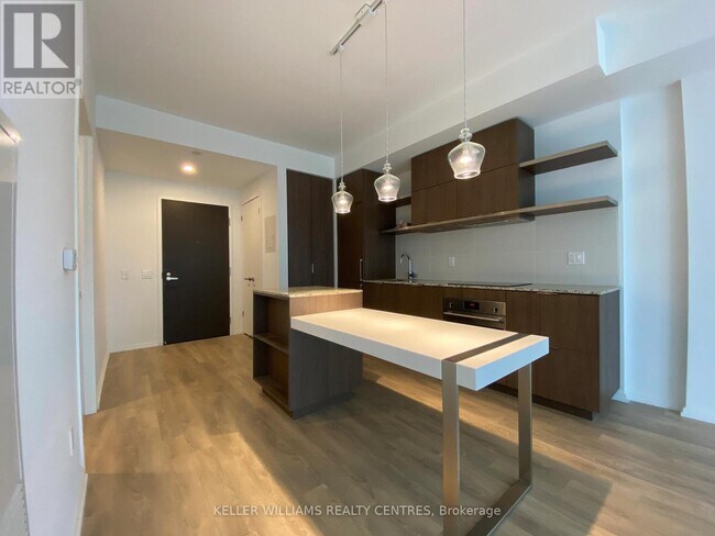 Photo - 197 Yonge St Unit 1207