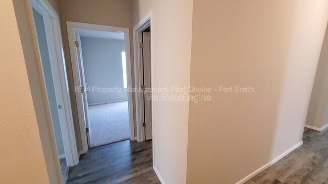 Photo - 8218 Melody Ln