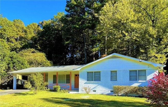 Building Photo - 2467 Woodside Way