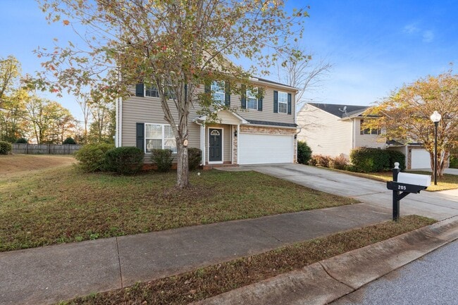 Photo - Spacious 4 BR, 2.5 BA, Master BR on Main, Conveniently Located Between Greenville and Spartanburg